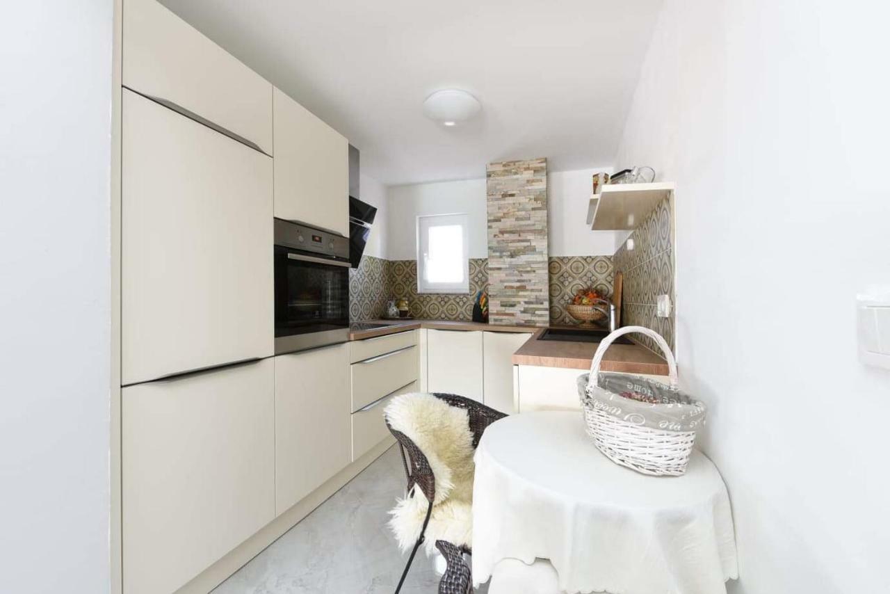 DANA Zadar Apartment Bagian luar foto